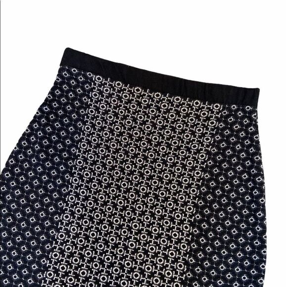 Printed Knit Elastic Wast KneeLength Fitted Skirt - Picture 4 of 8